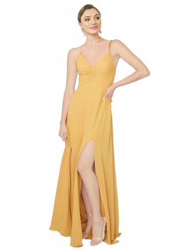 Chiffon Abrir de volta Comprimento Chão Decote V Linha A Açafrão Vestidos de Madrinha em Promoção