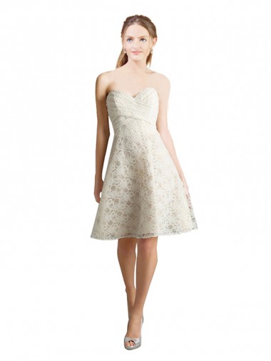 Renda Comprimento Joelho Amor Linha A Curto Vestidos de Madrinha / Vestidos de Cocktail em Promoção
