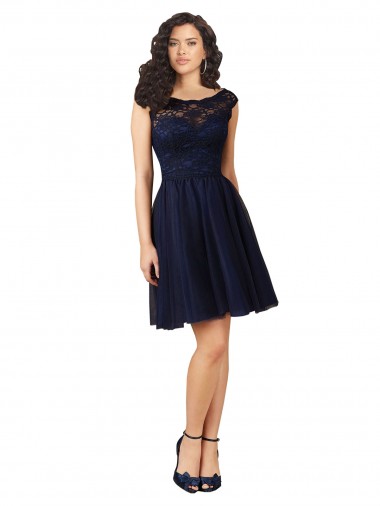 Tule & Renda Costas em V Comprimento Joelho Barco Linha A Vestidos de Madrinha / Vestidos de Cocktail / Vestidos de Homecoming em Promoção