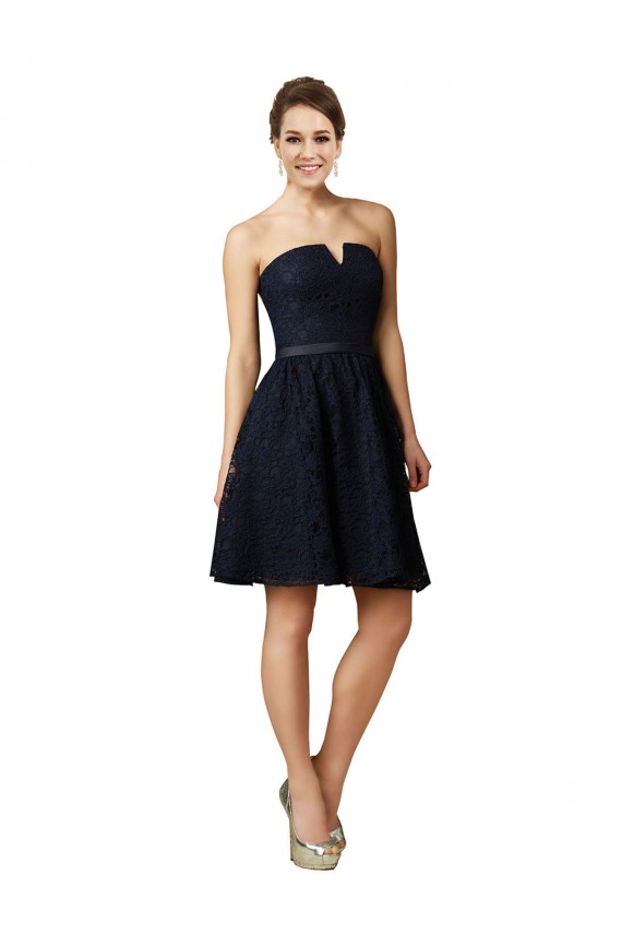 Renda Comprimento Joelho Decote V Linha A Vestidos de Madrinha / Vestidos de Cocktail em Promoção