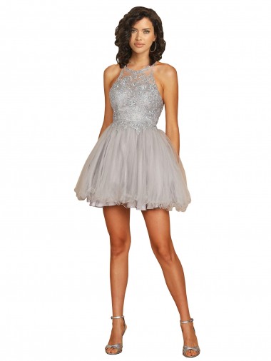Tule Abrir de volta Curto Cabeçada Linha A Vestidos de Madrinha / Vestidos de Cocktail / Vestidos de Homecoming em Promoção